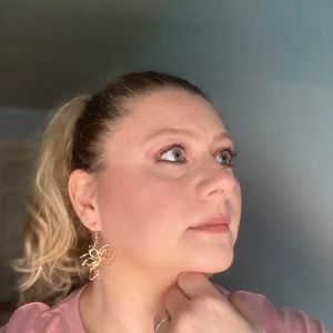 Meet your Posher, Laurile